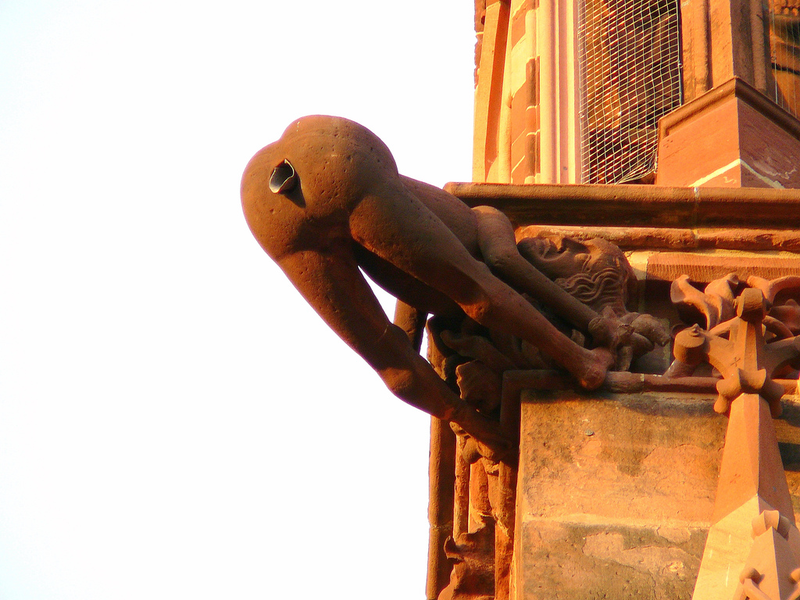 Illustration for article titled A Menagerie of Church Gargoyles Includes Aliens and Astronauts